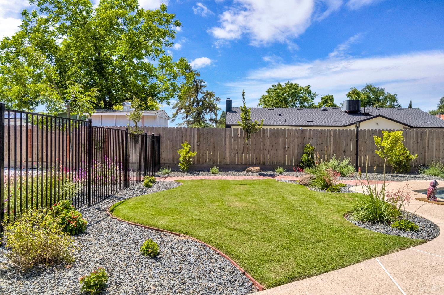 2344 Magnolia Ct, Hanford, CA 93230