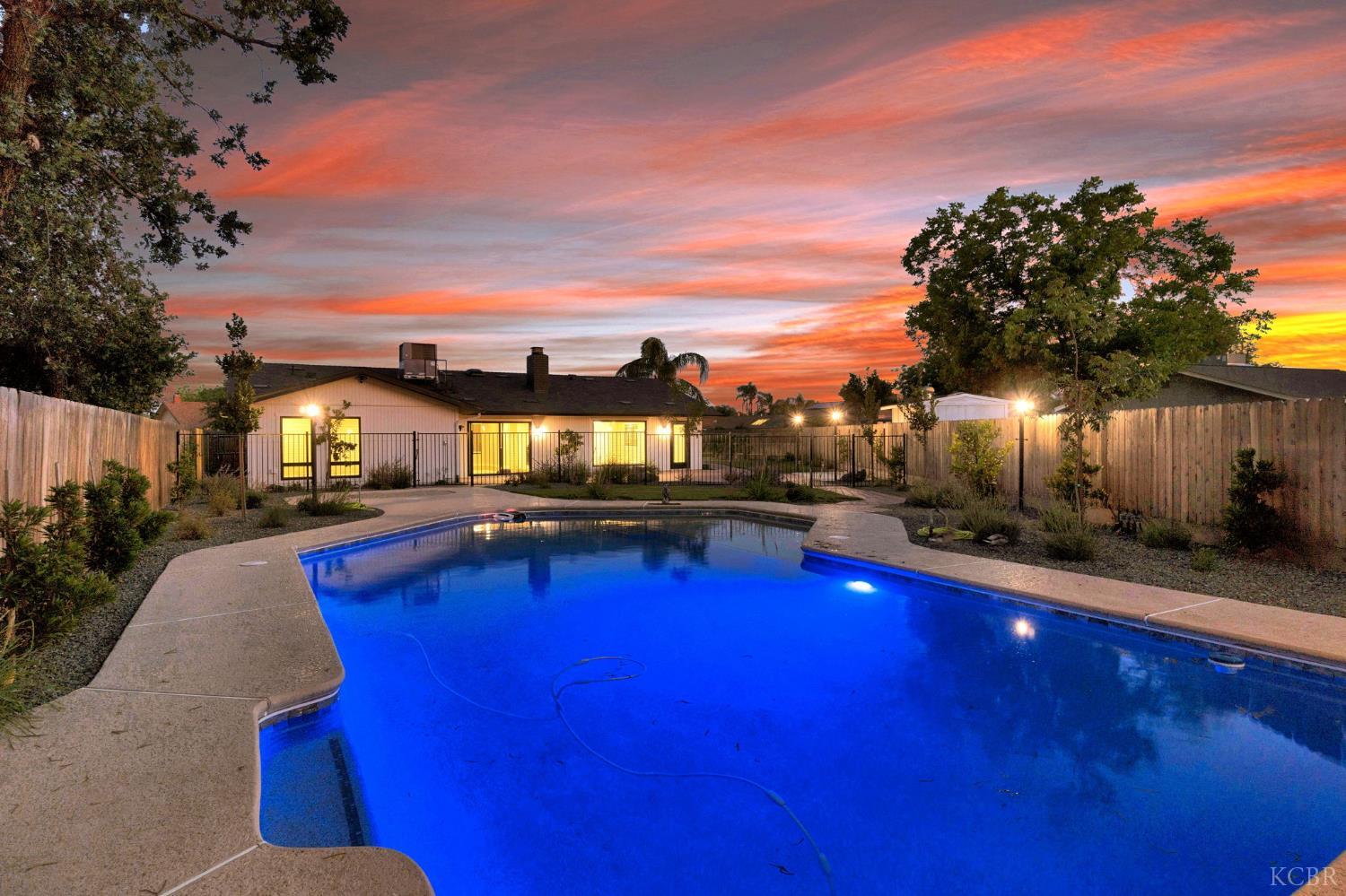 2344 Magnolia Ct, Hanford, CA 93230