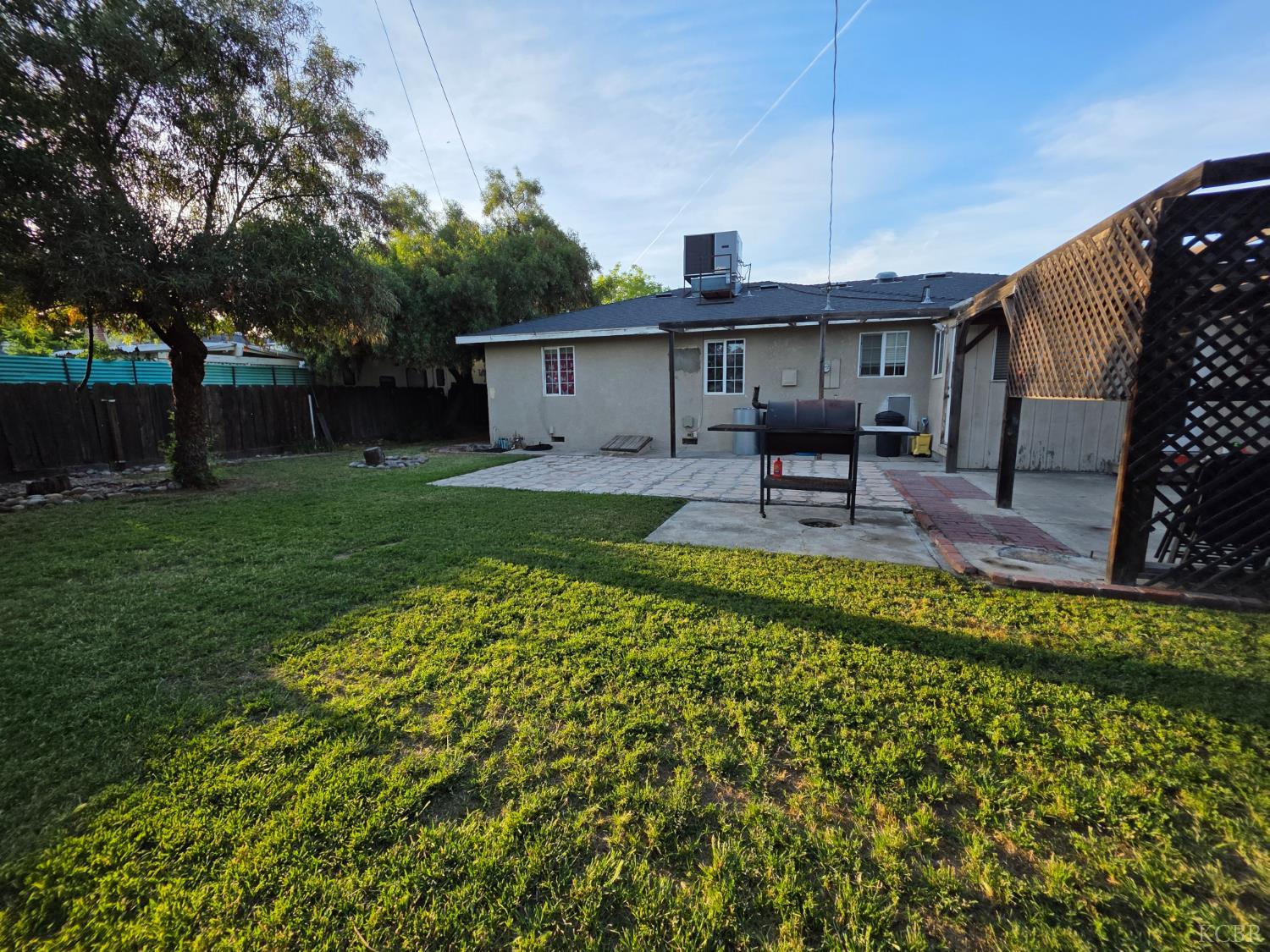 275 Ida Way, Hanford, CA 93230