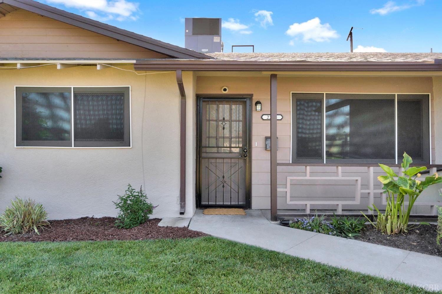 2275 E Lemmon Way, Hanford, CA 93230