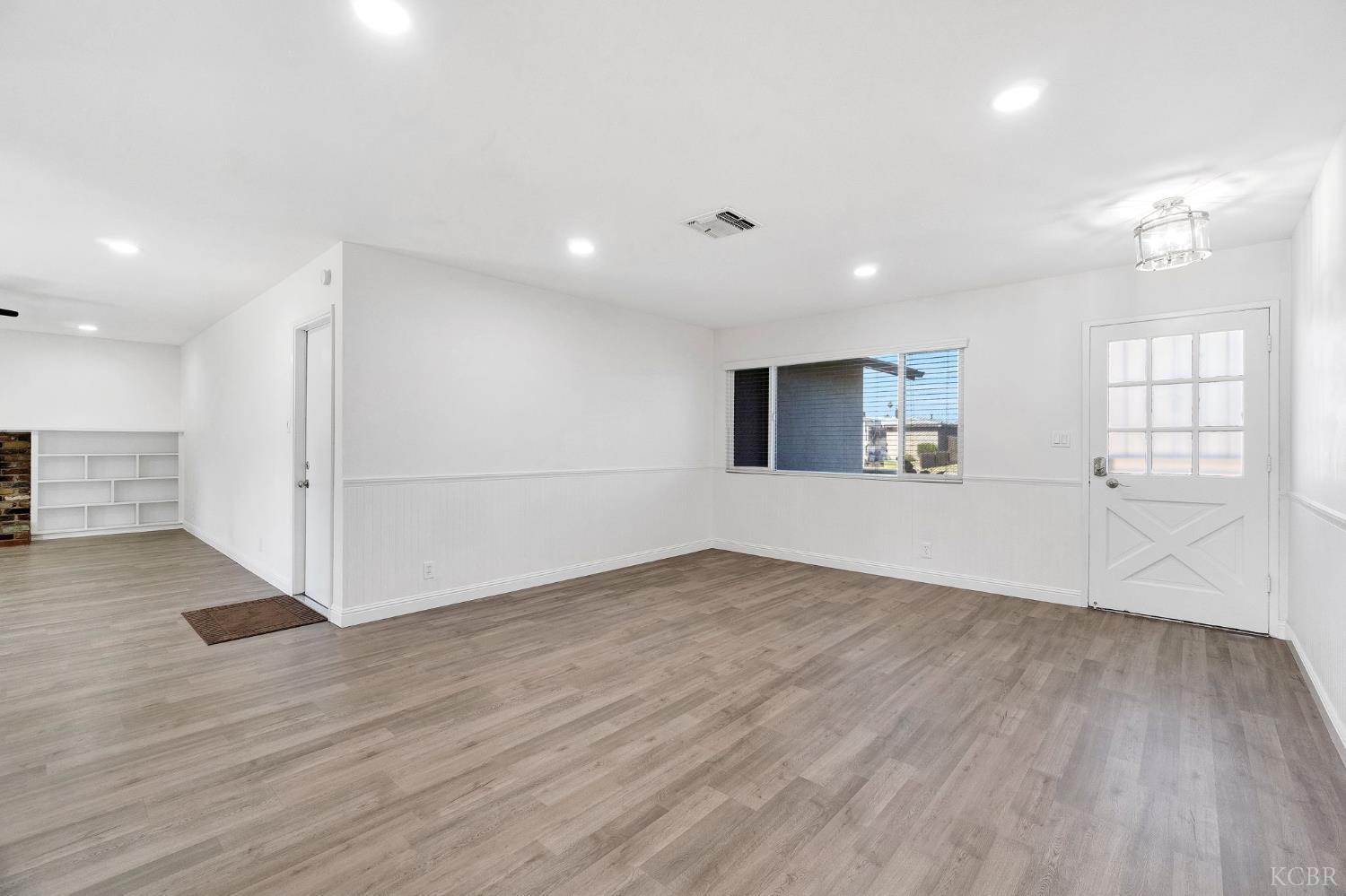 2275 E Lemmon Way, Hanford, CA 93230