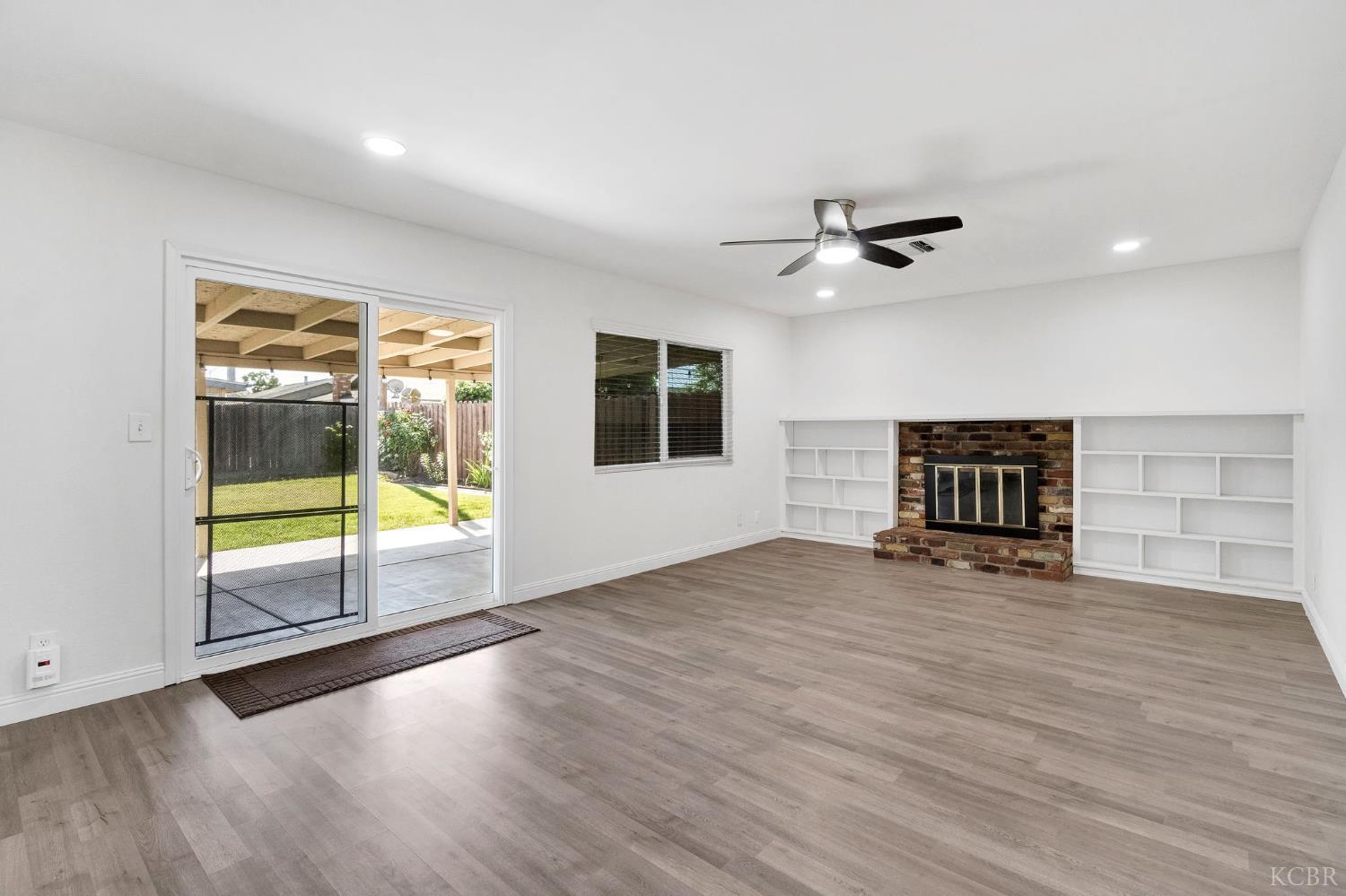 2275 E Lemmon Way, Hanford, CA 93230