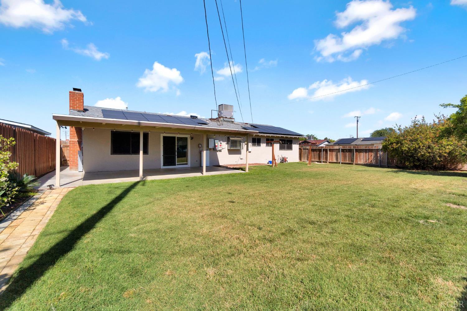 2275 E Lemmon Way, Hanford, CA 93230