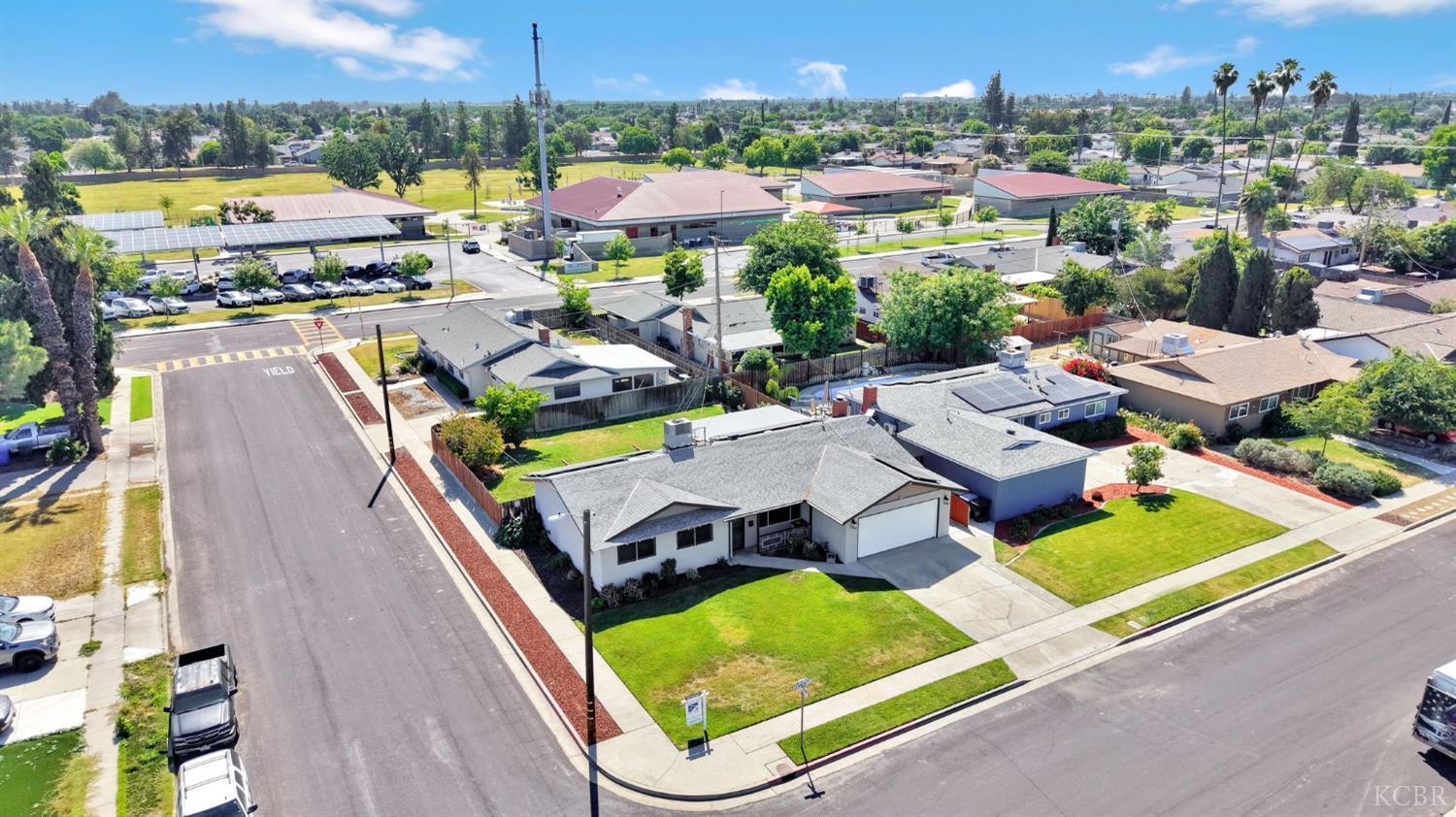 2275 E Lemmon Way, Hanford, CA 93230
