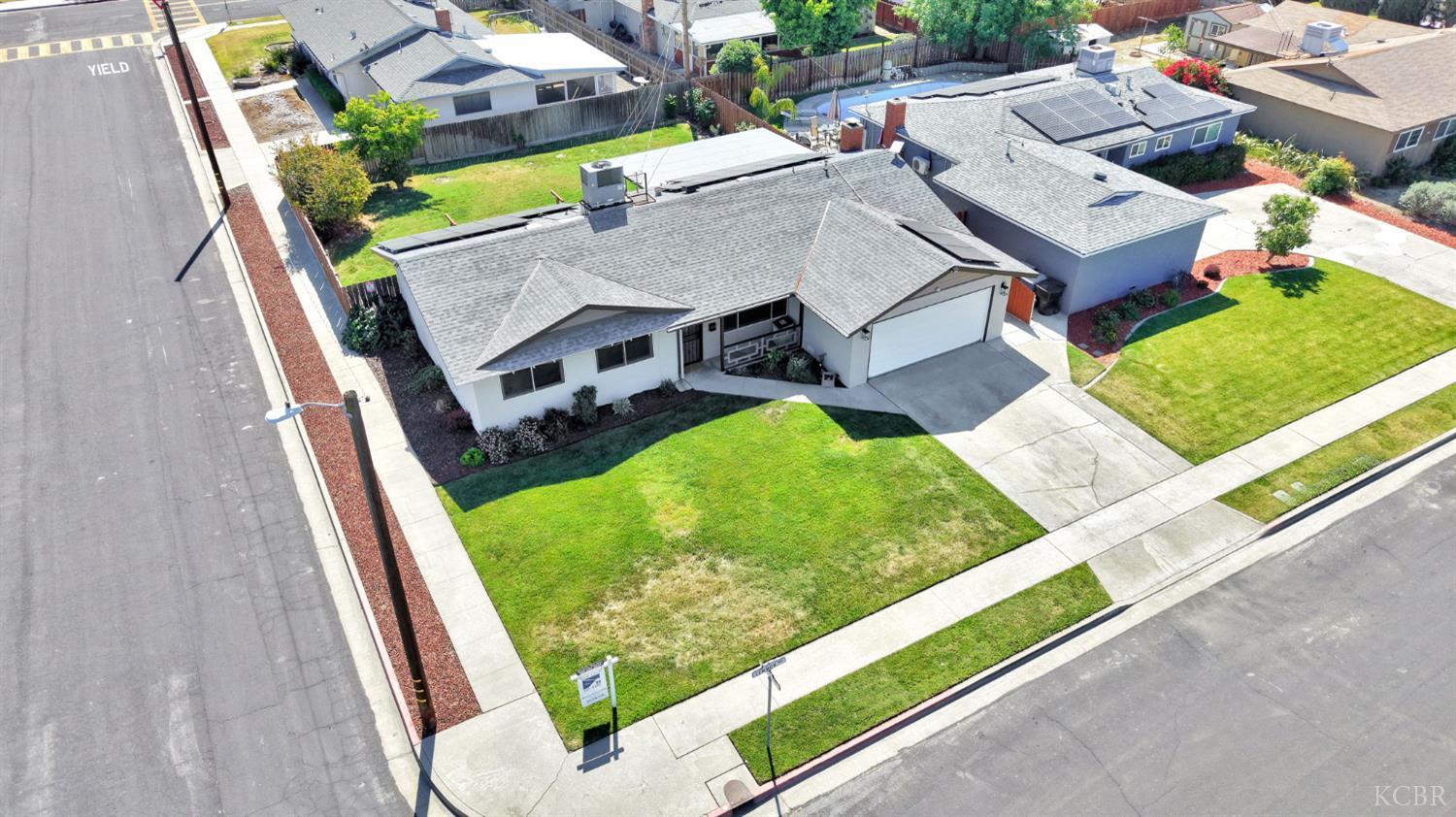 2275 E Lemmon Way, Hanford, CA 93230