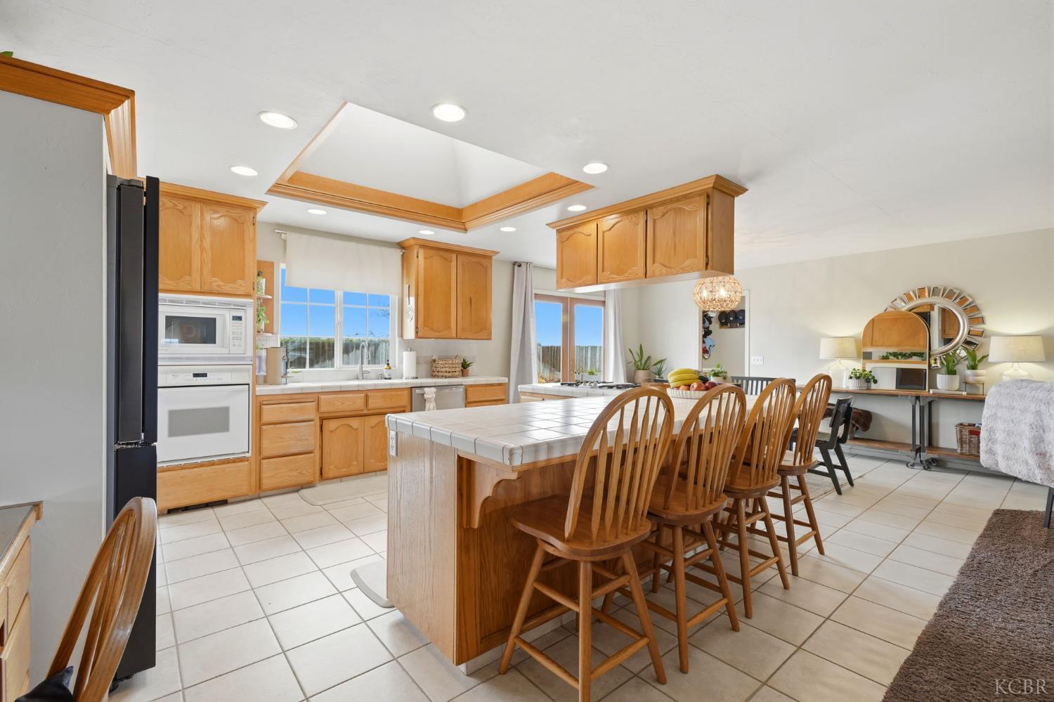 9317 14th Ave, Hanford, CA 93230