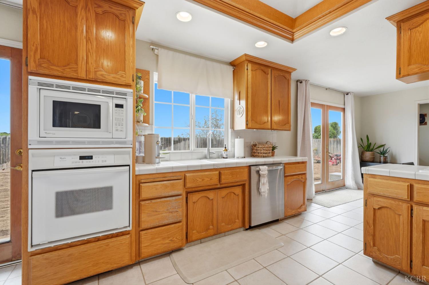 9317 14th Ave, Hanford, CA 93230