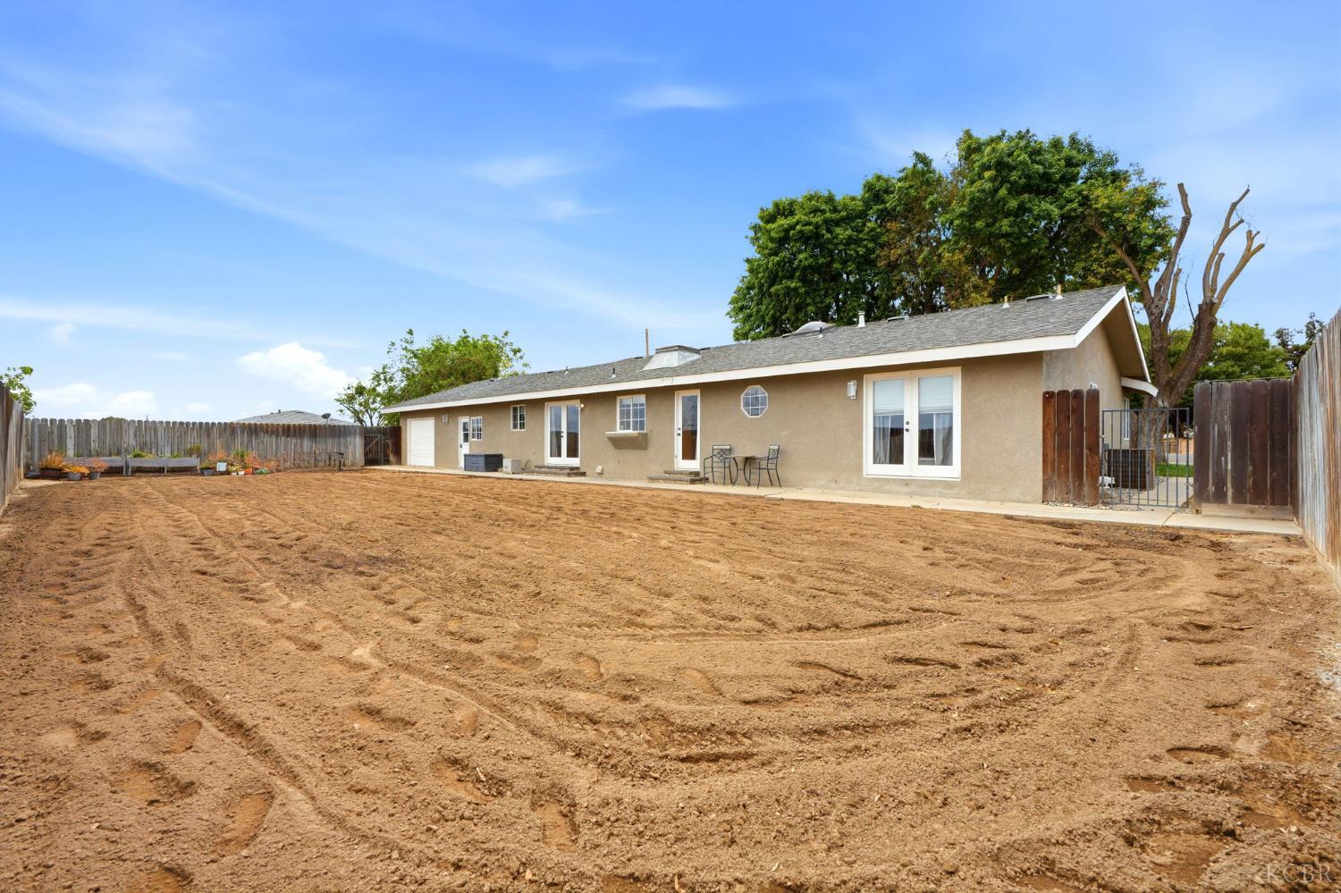 9317 14th Ave, Hanford, CA 93230
