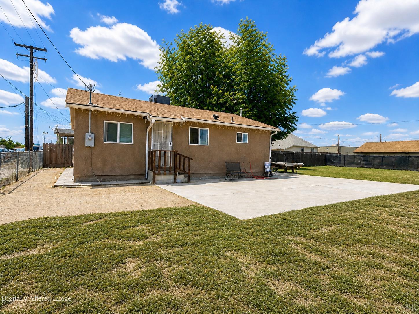 13936 Front St, Armona, CA 93202
