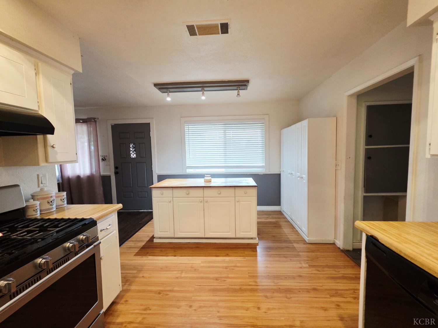 1239 Chittenden Ave, Corcoran, CA 93212