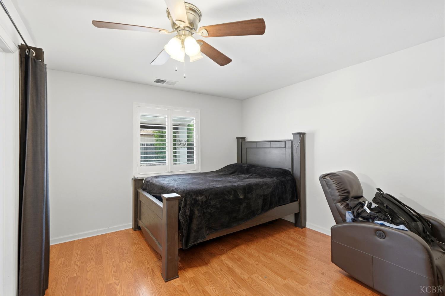 2631 E Parkview Ave SE, Visalia, CA 93292