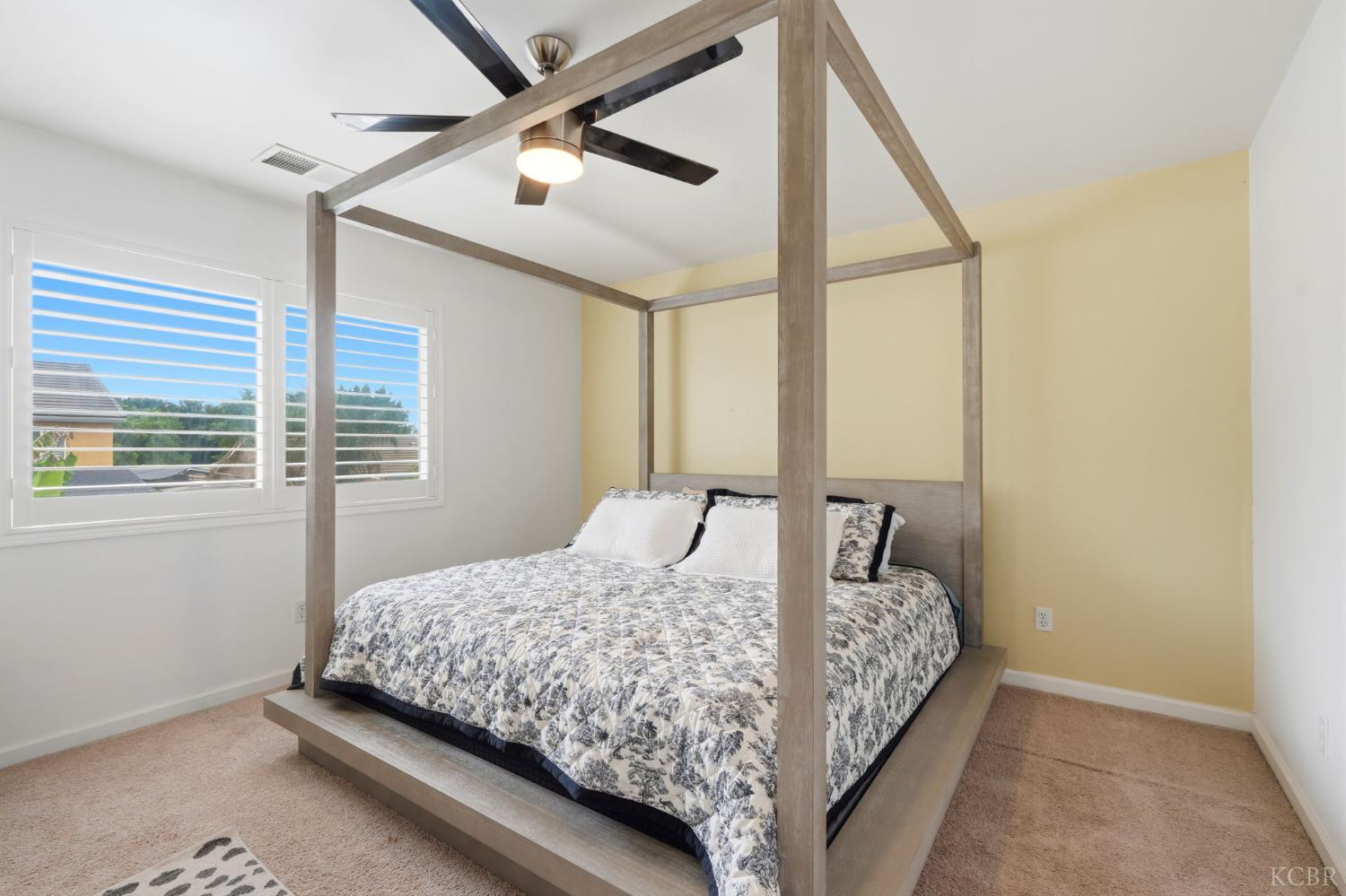 2631 E Parkview Ave SE, Visalia, CA 93292