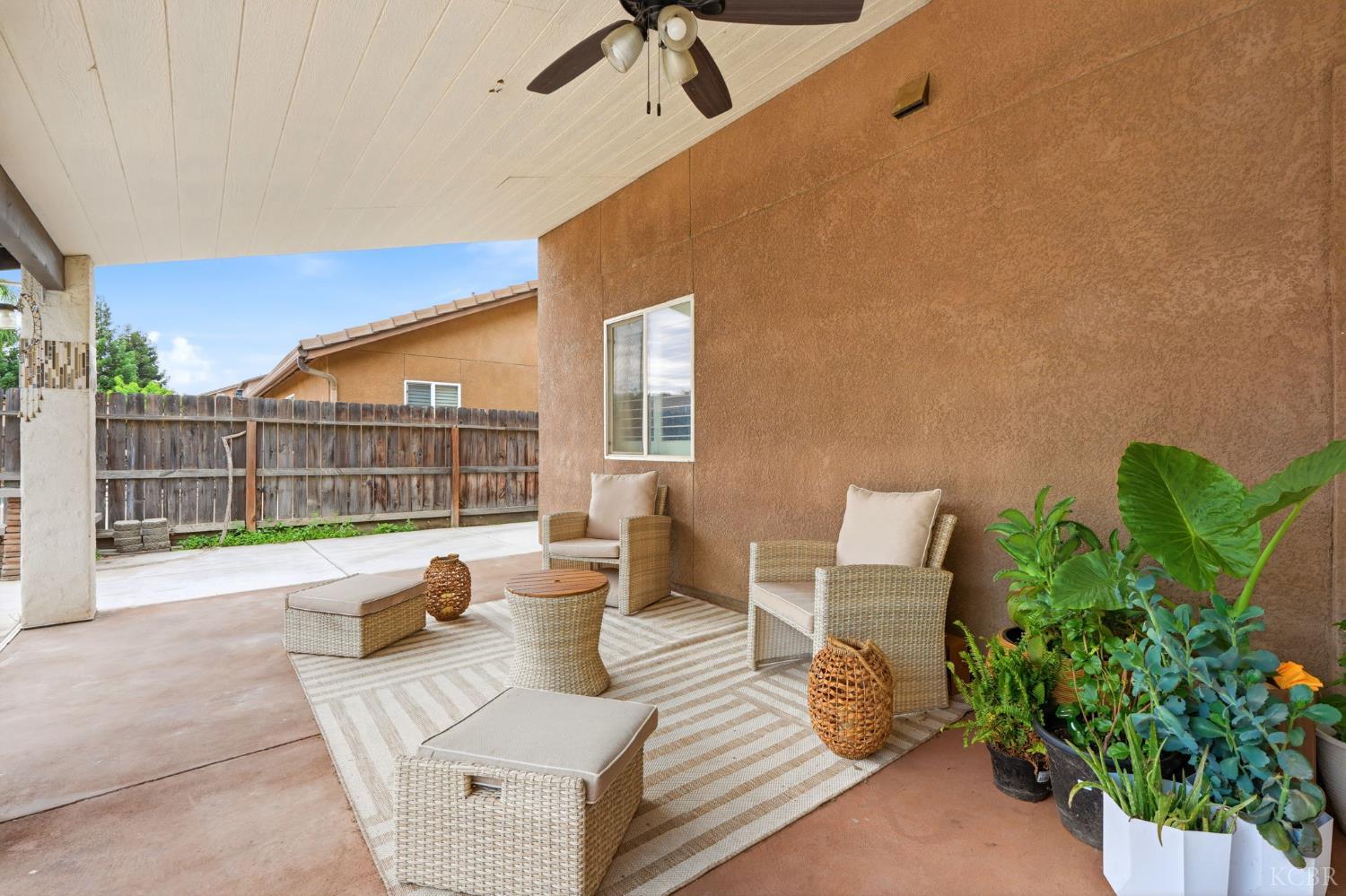 2631 E Parkview Ave SE, Visalia, CA 93292