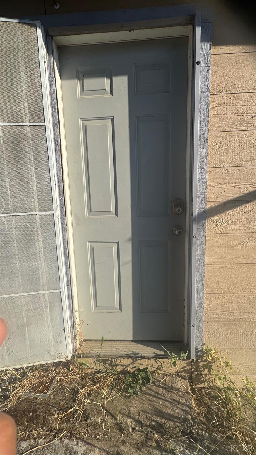 219 E 5th St, Hanford, CA 93230