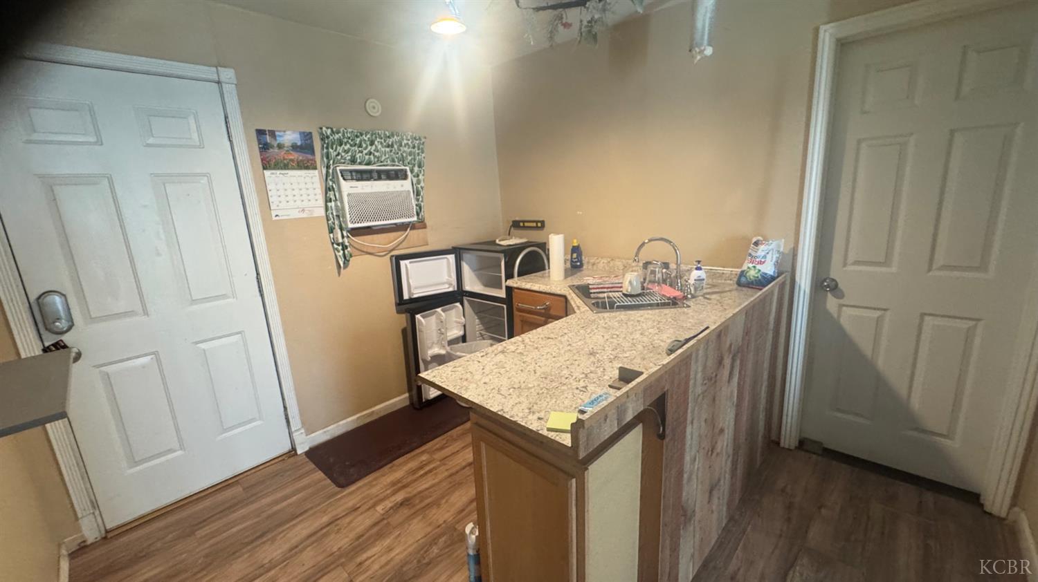 219 E 5th St, Hanford, CA 93230
