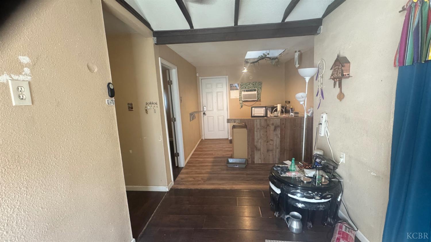 219 E 5th St, Hanford, CA 93230