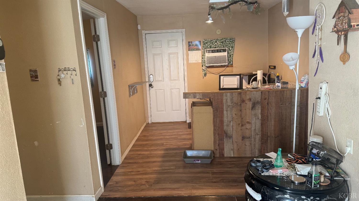 219 E 5th St, Hanford, CA 93230