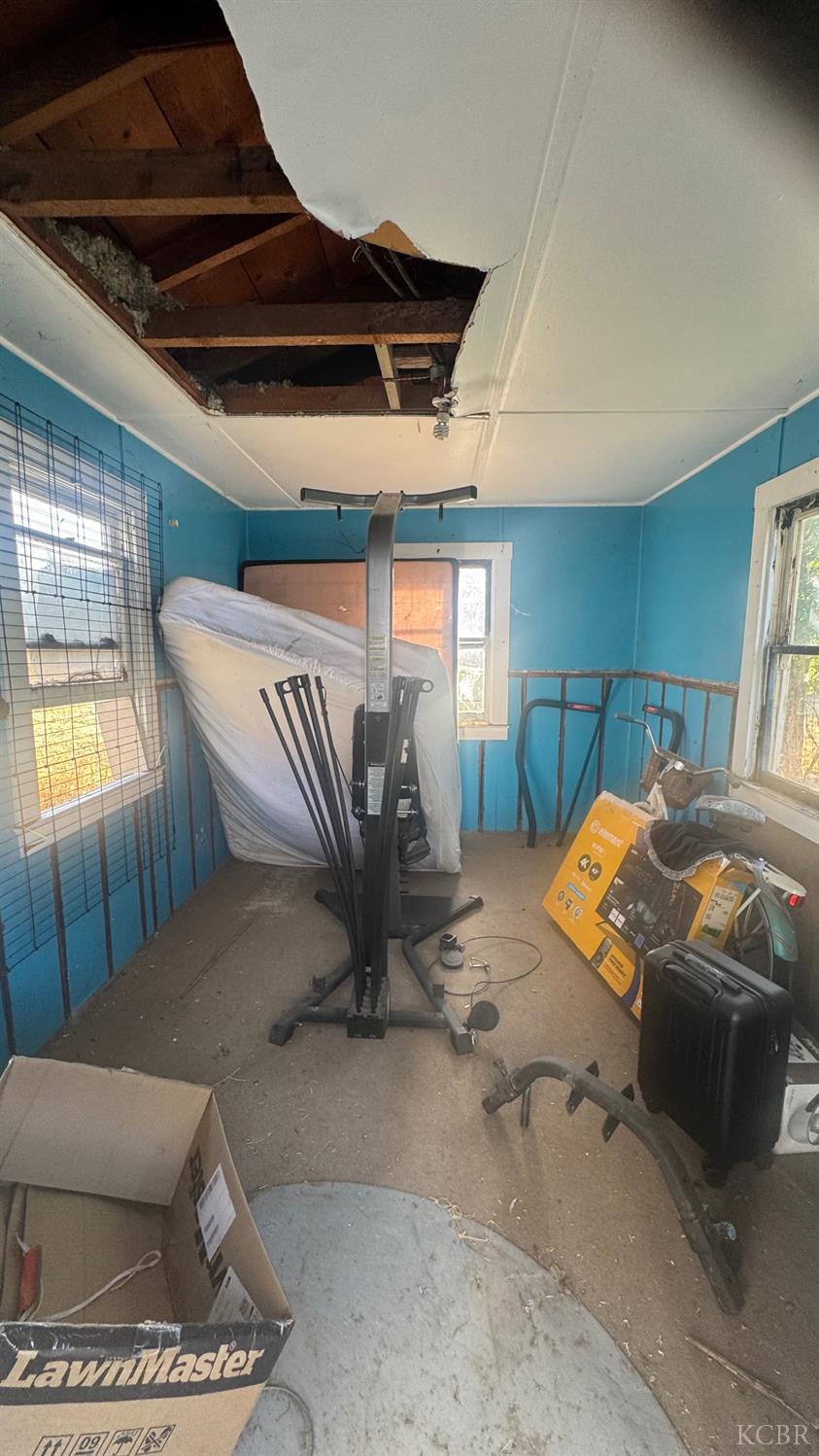 219 E 5th St, Hanford, CA 93230