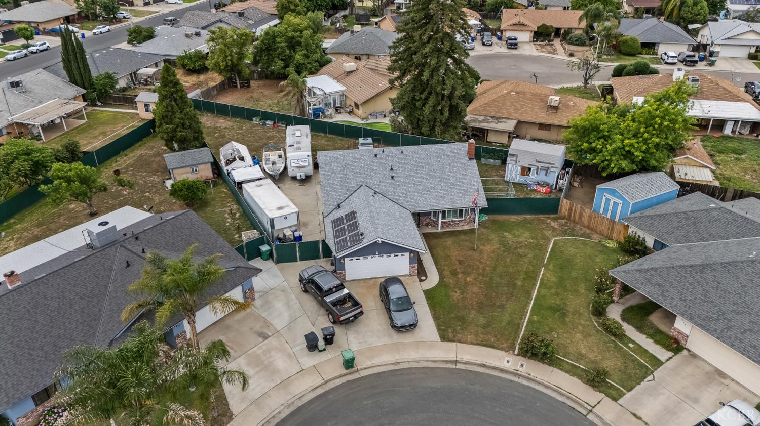 640 Piccadilly Ln, Porterville, CA 93257