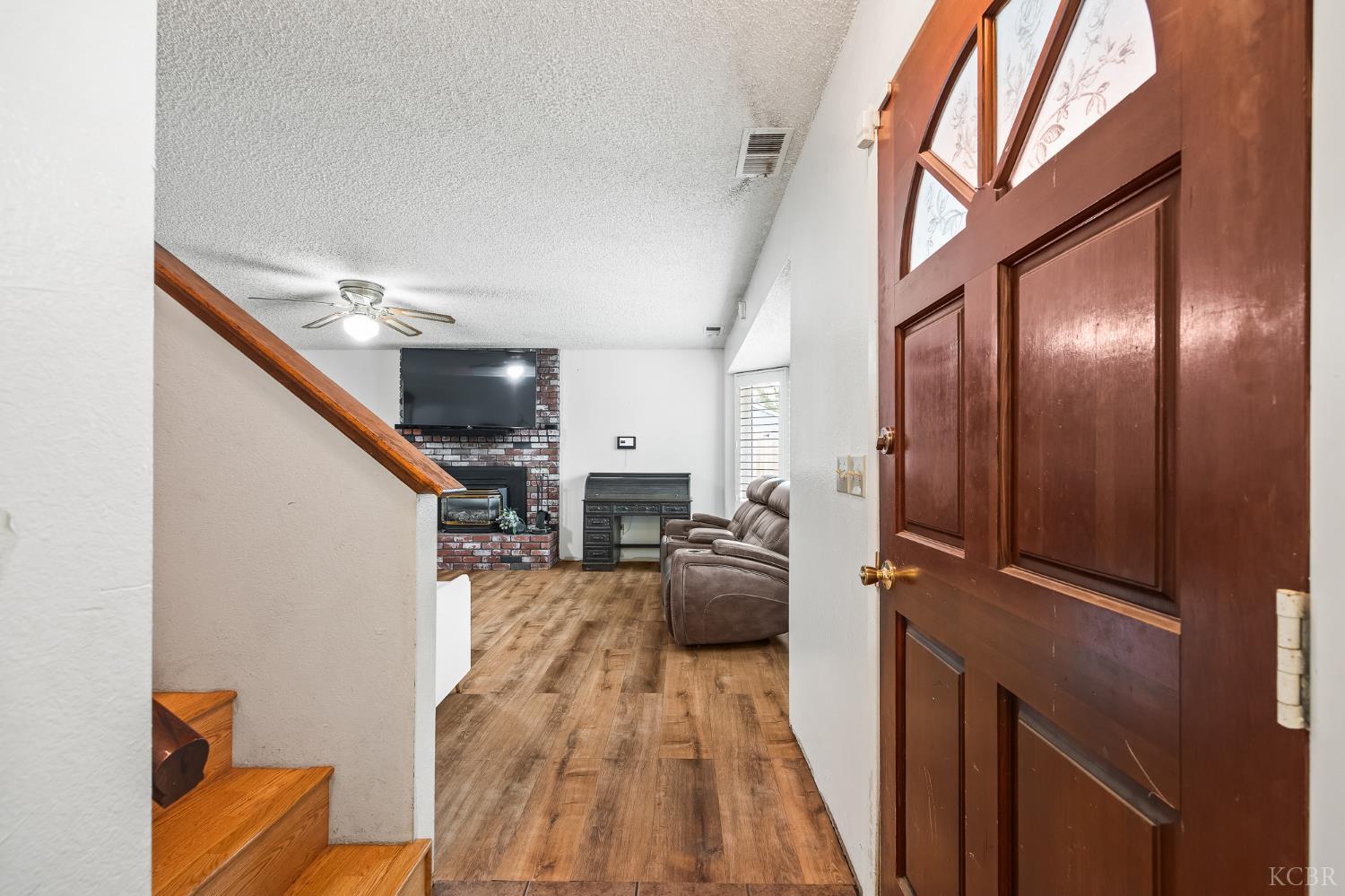640 Piccadilly Ln, Porterville, CA 93257