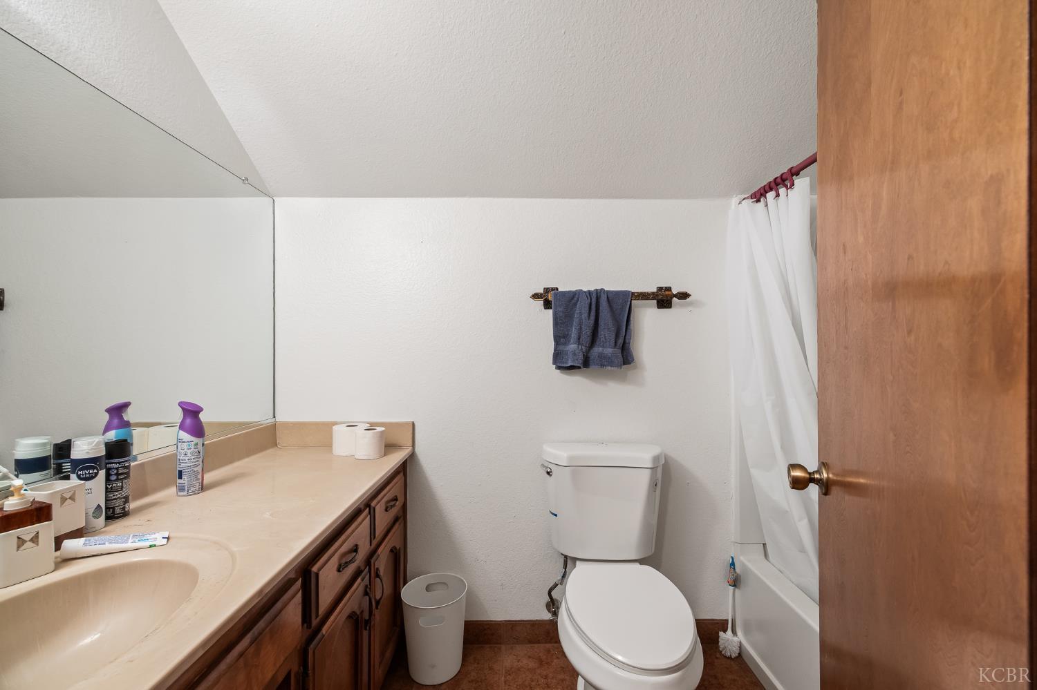 640 Piccadilly Ln, Porterville, CA 93257