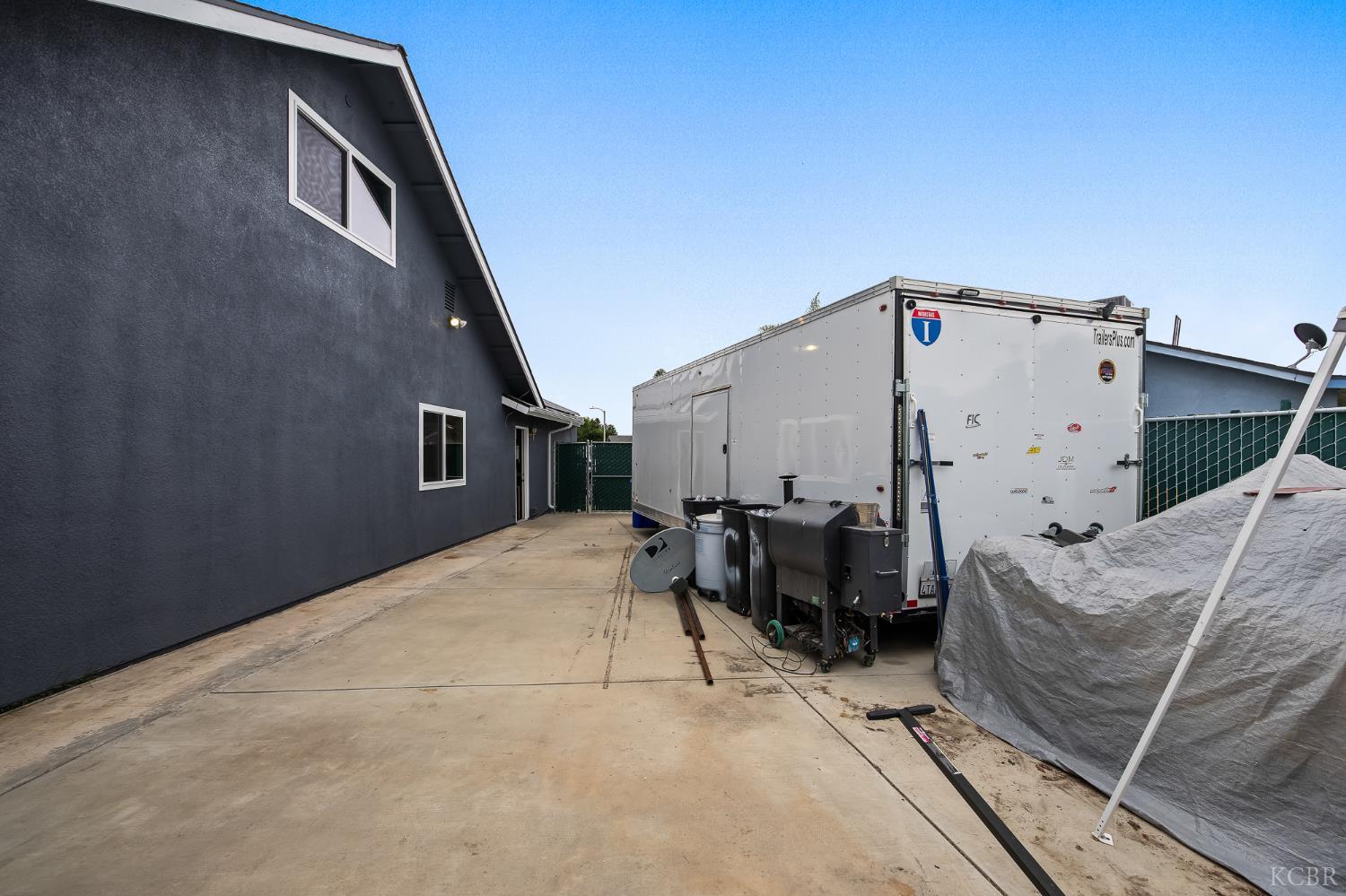 640 Piccadilly Ln, Porterville, CA 93257