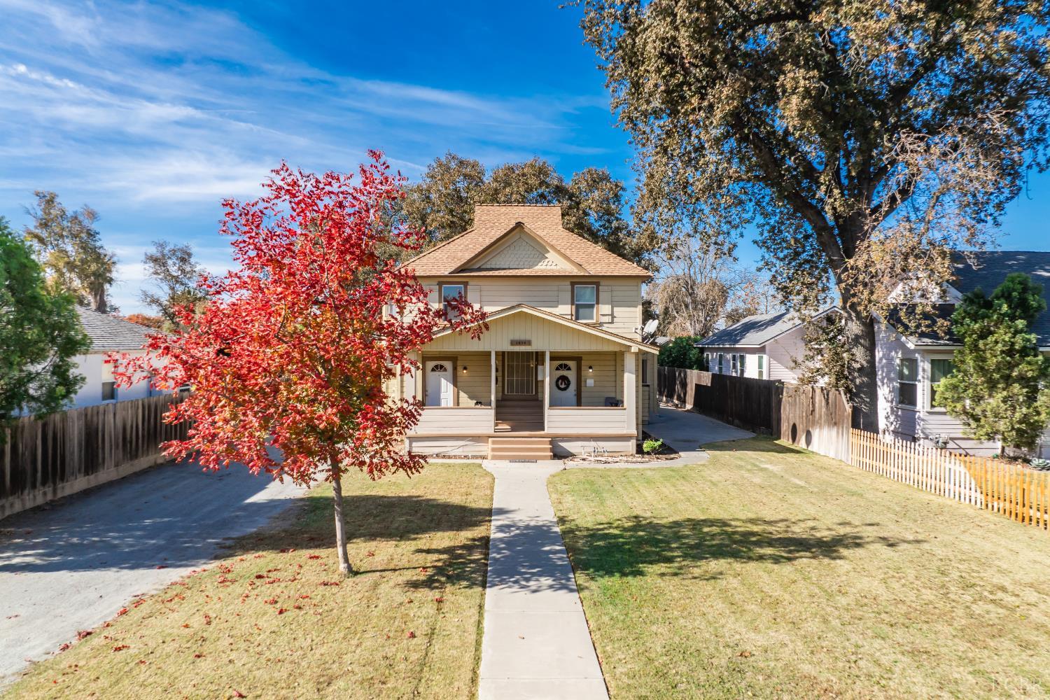 1320 N Irwin St, Hanford, CA 93230
