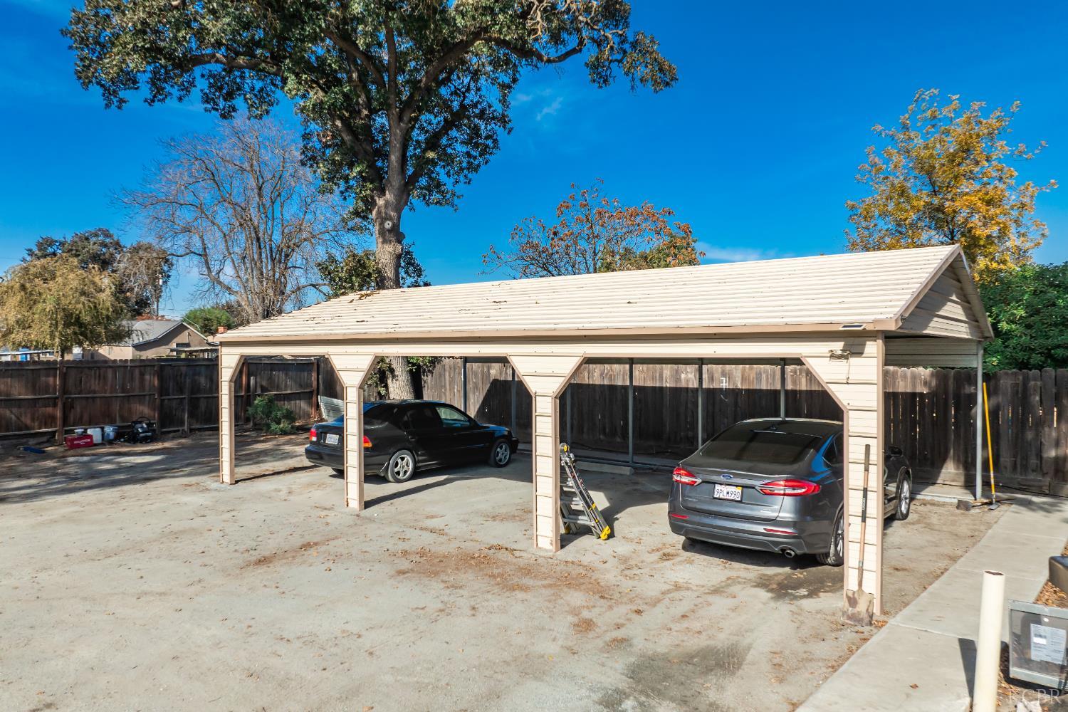 1320 N Irwin St, Hanford, CA 93230