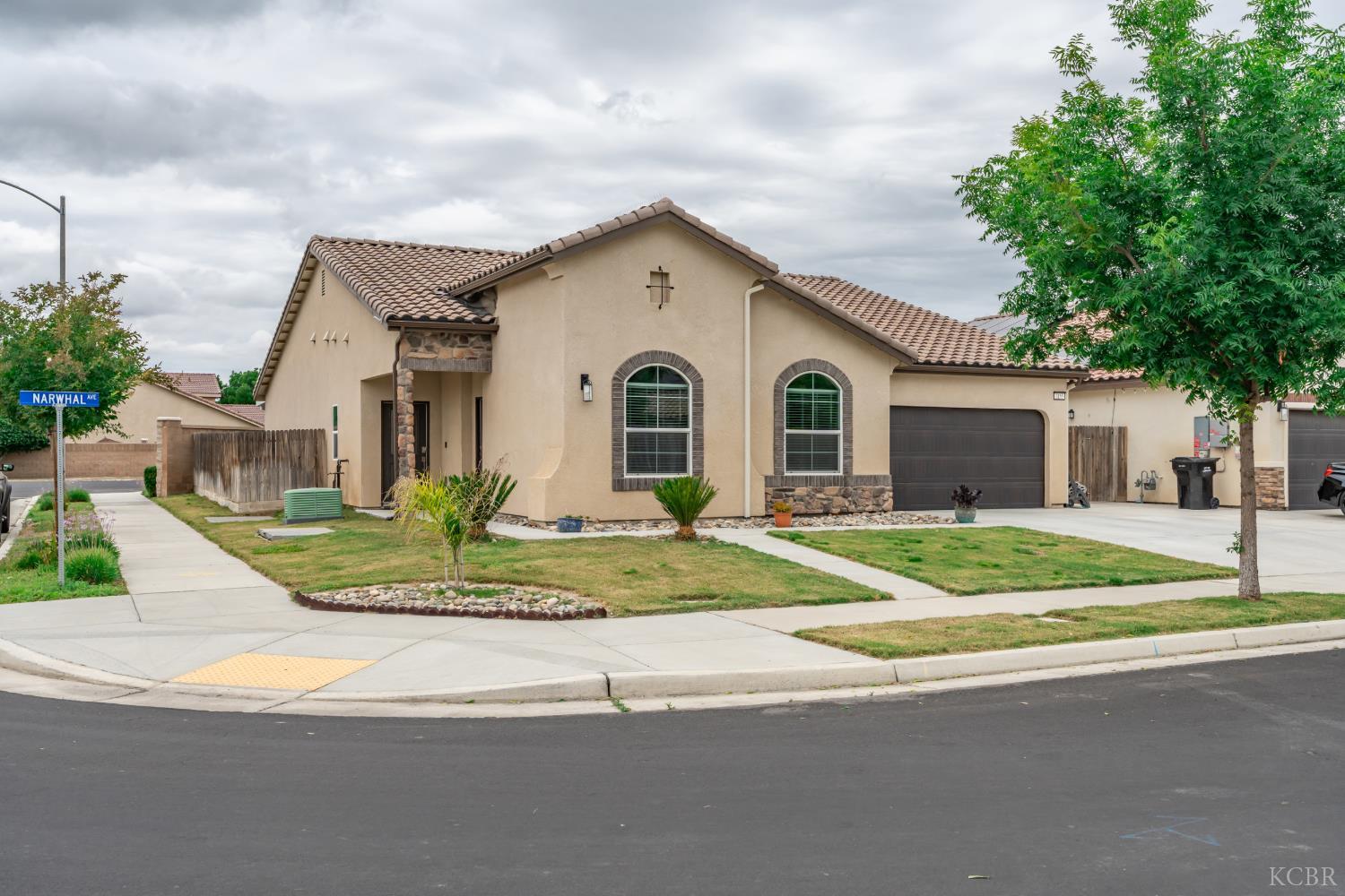 1155 Narwhal, Lemoore, CA 93245