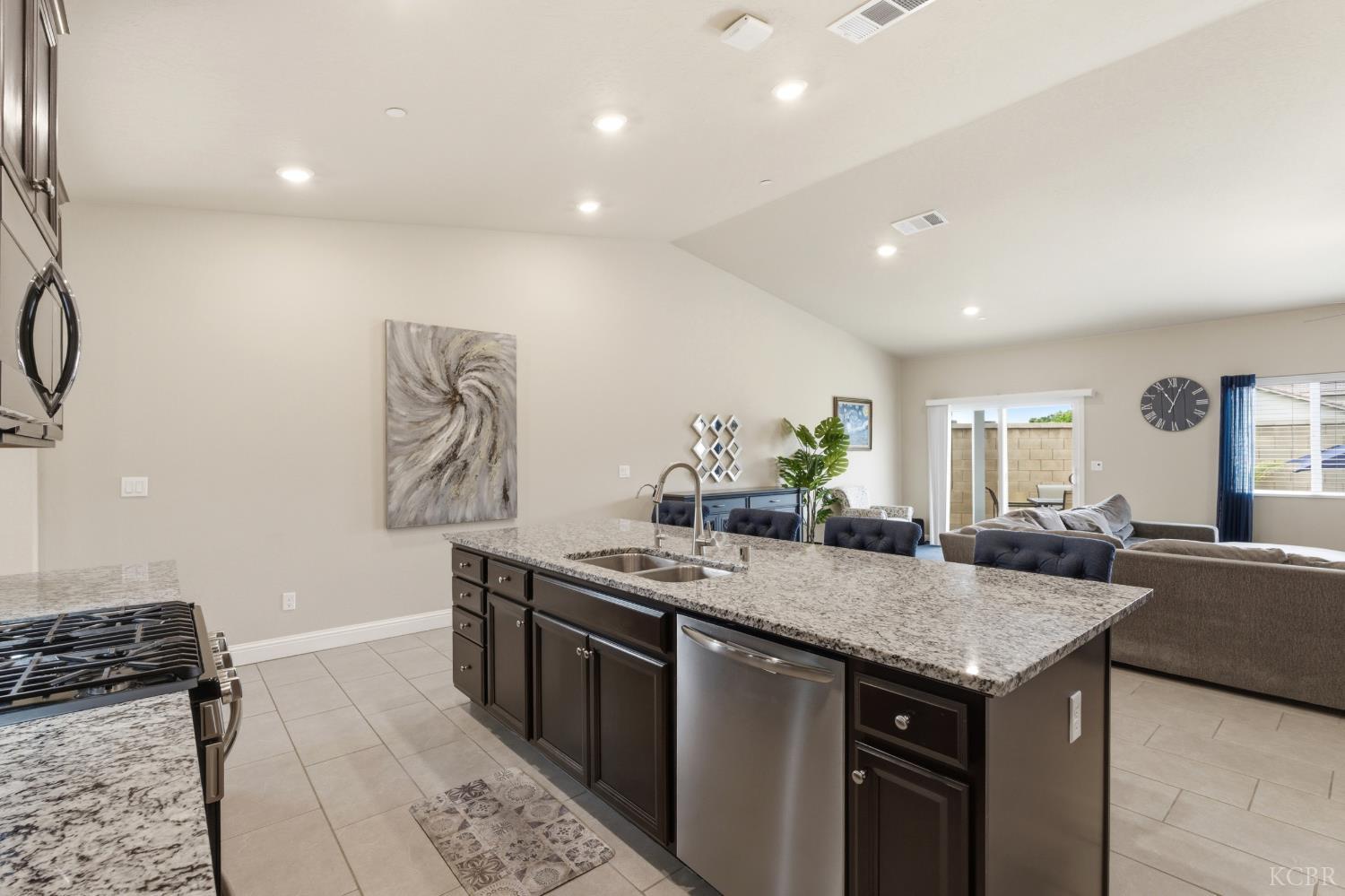 1155 Narwhal, Lemoore, CA 93245