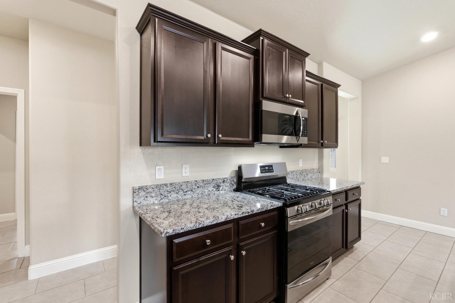 1155 Narwhal, Lemoore, CA 93245