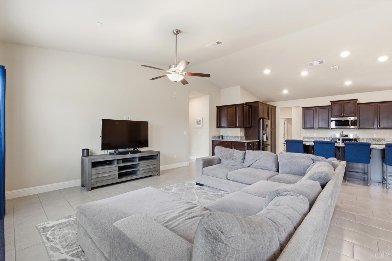 1155 Narwhal, Lemoore, CA 93245