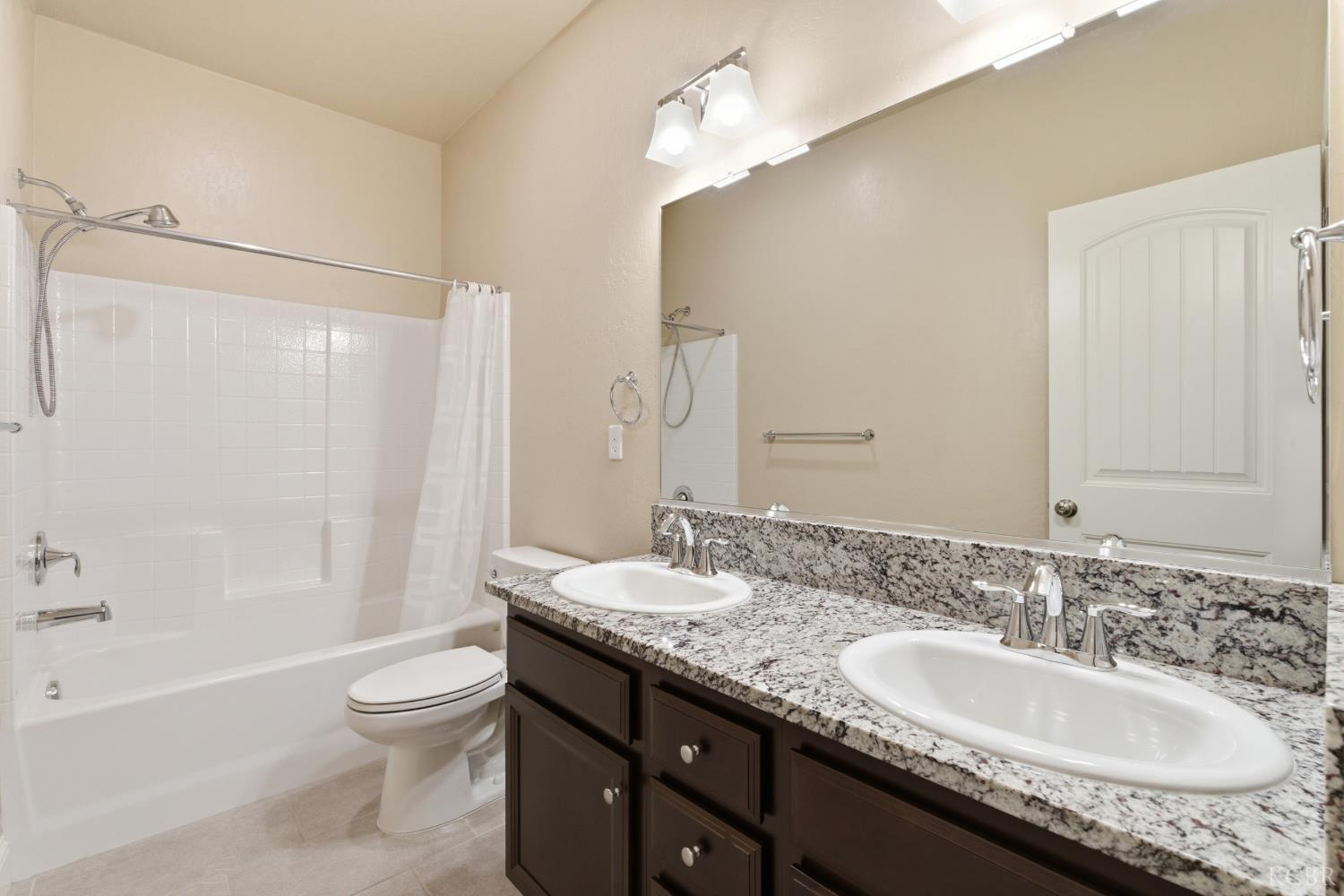 1155 Narwhal, Lemoore, CA 93245