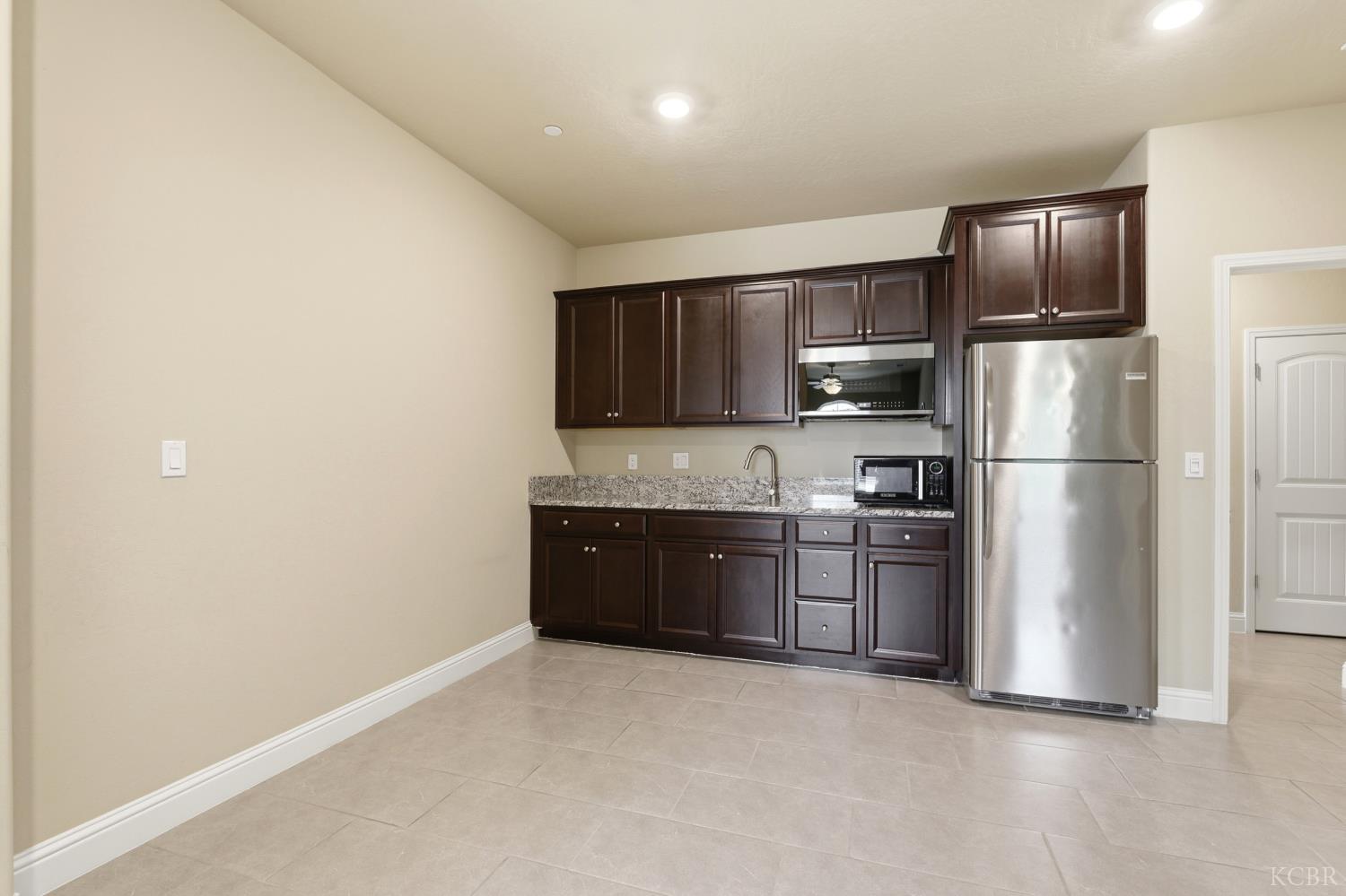 1155 Narwhal, Lemoore, CA 93245