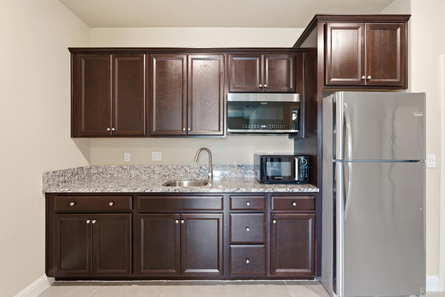 1155 Narwhal, Lemoore, CA 93245