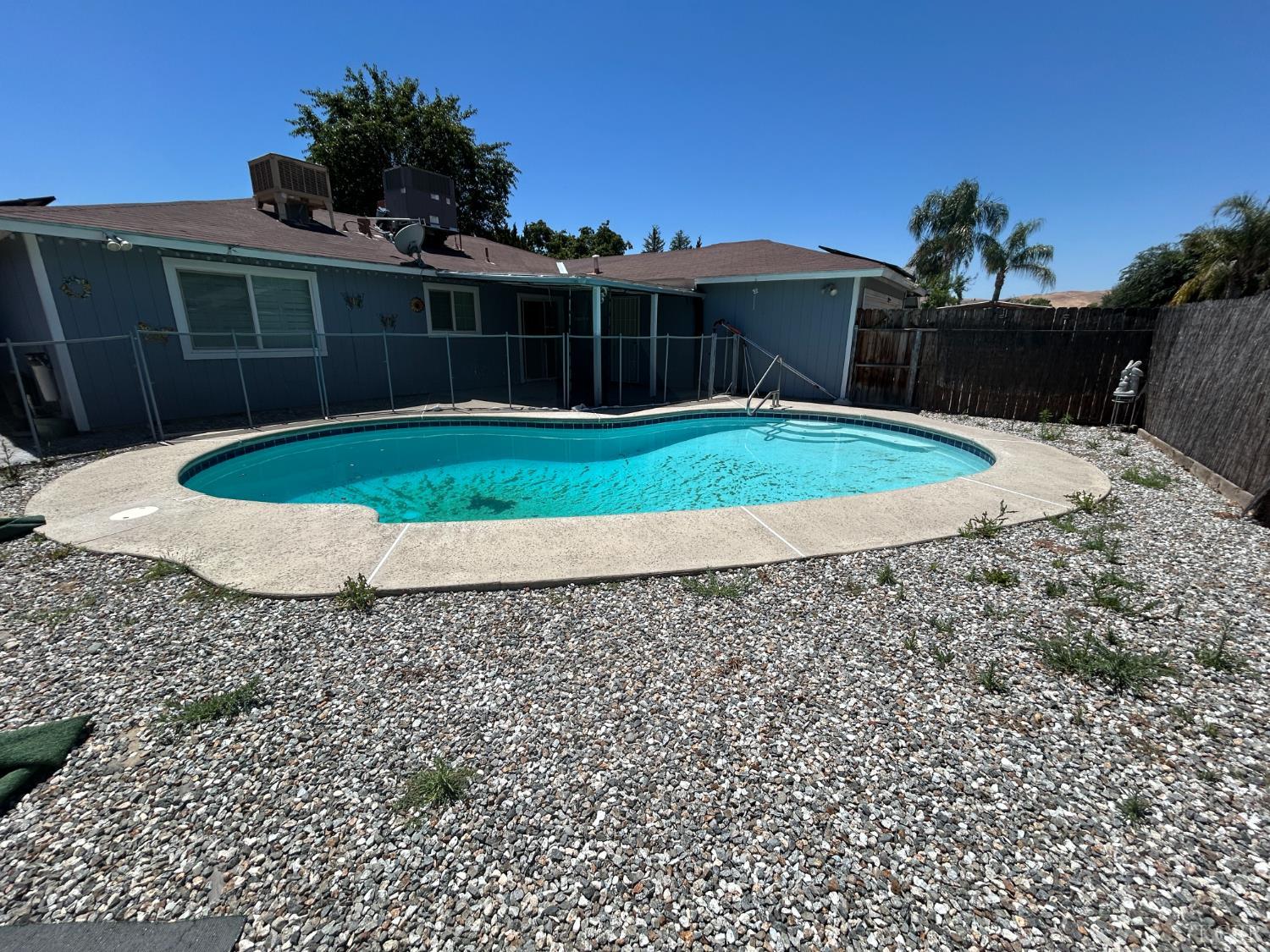 420 W Houston St, Coalinga, CA 93210