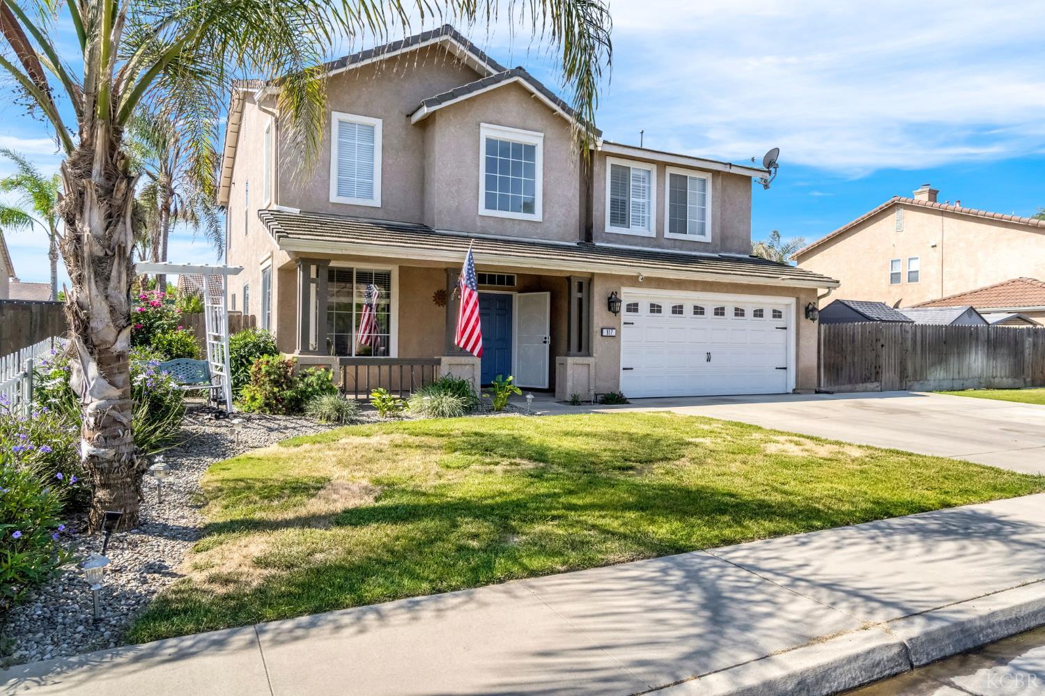 917 W Windsor Dr, Hanford, CA 93230