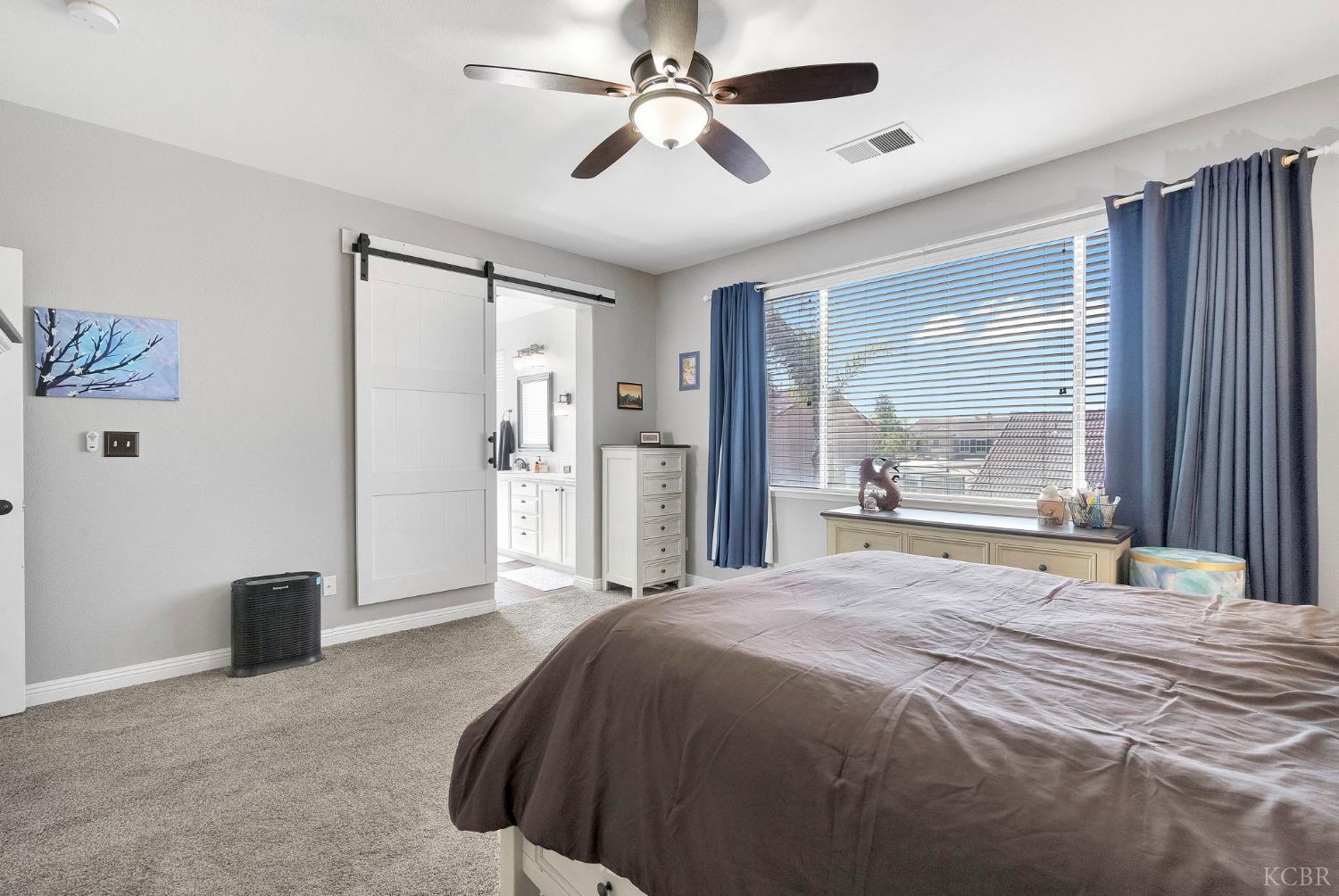 917 W Windsor Dr, Hanford, CA 93230