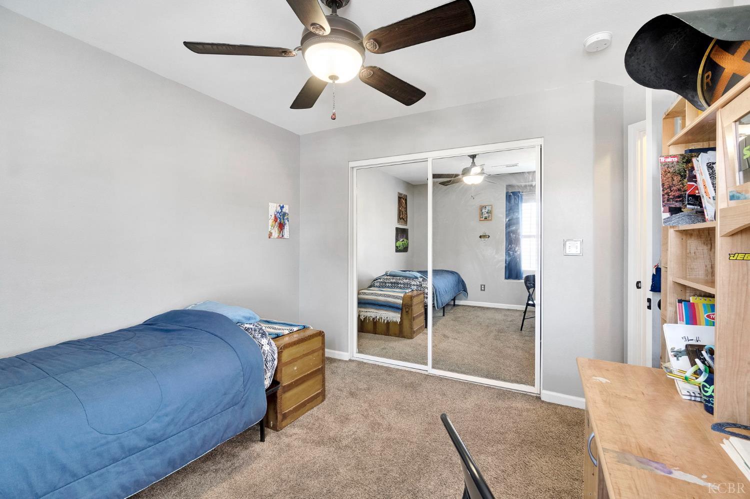 917 W Windsor Dr, Hanford, CA 93230