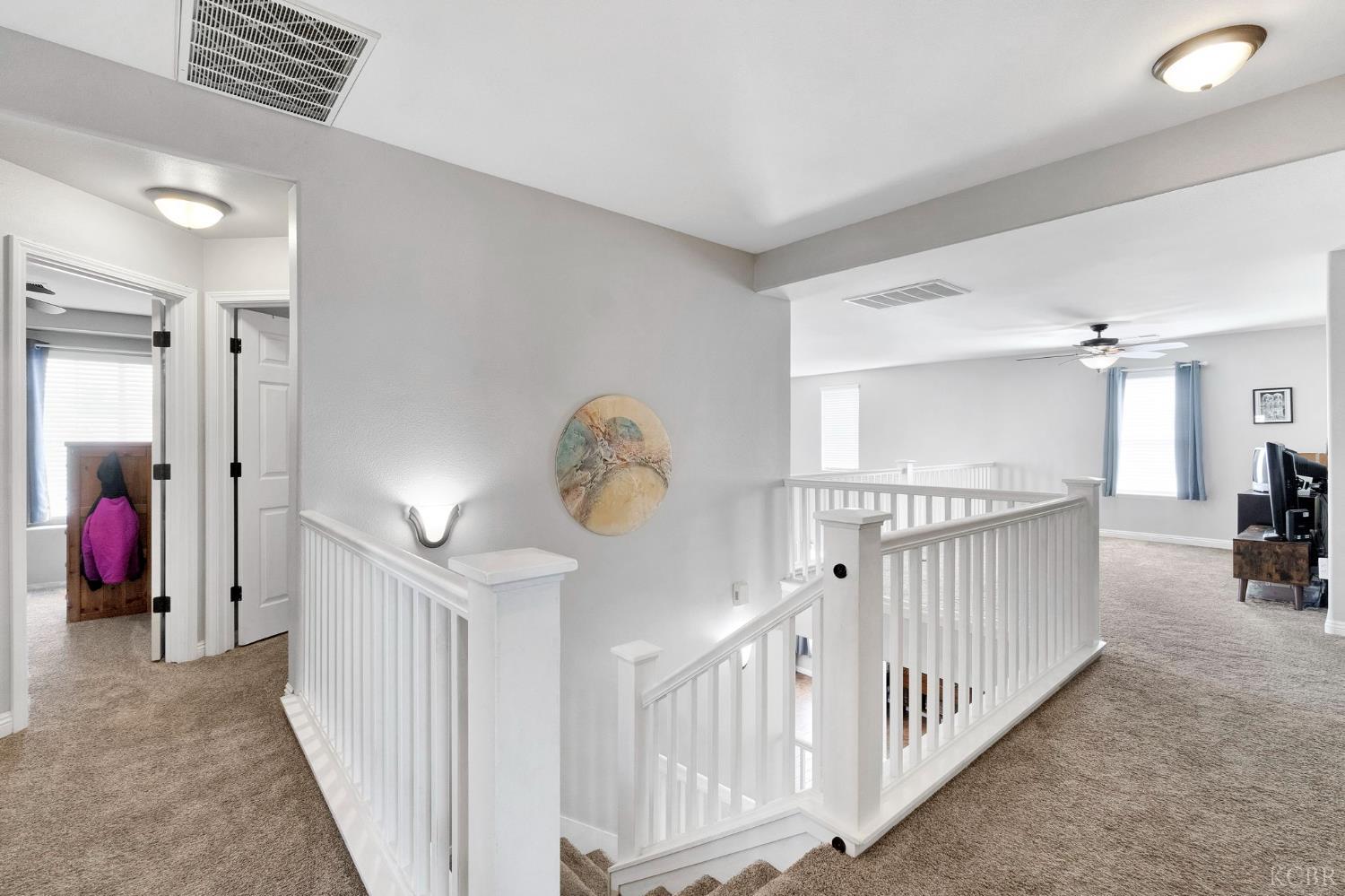 917 W Windsor Dr, Hanford, CA 93230