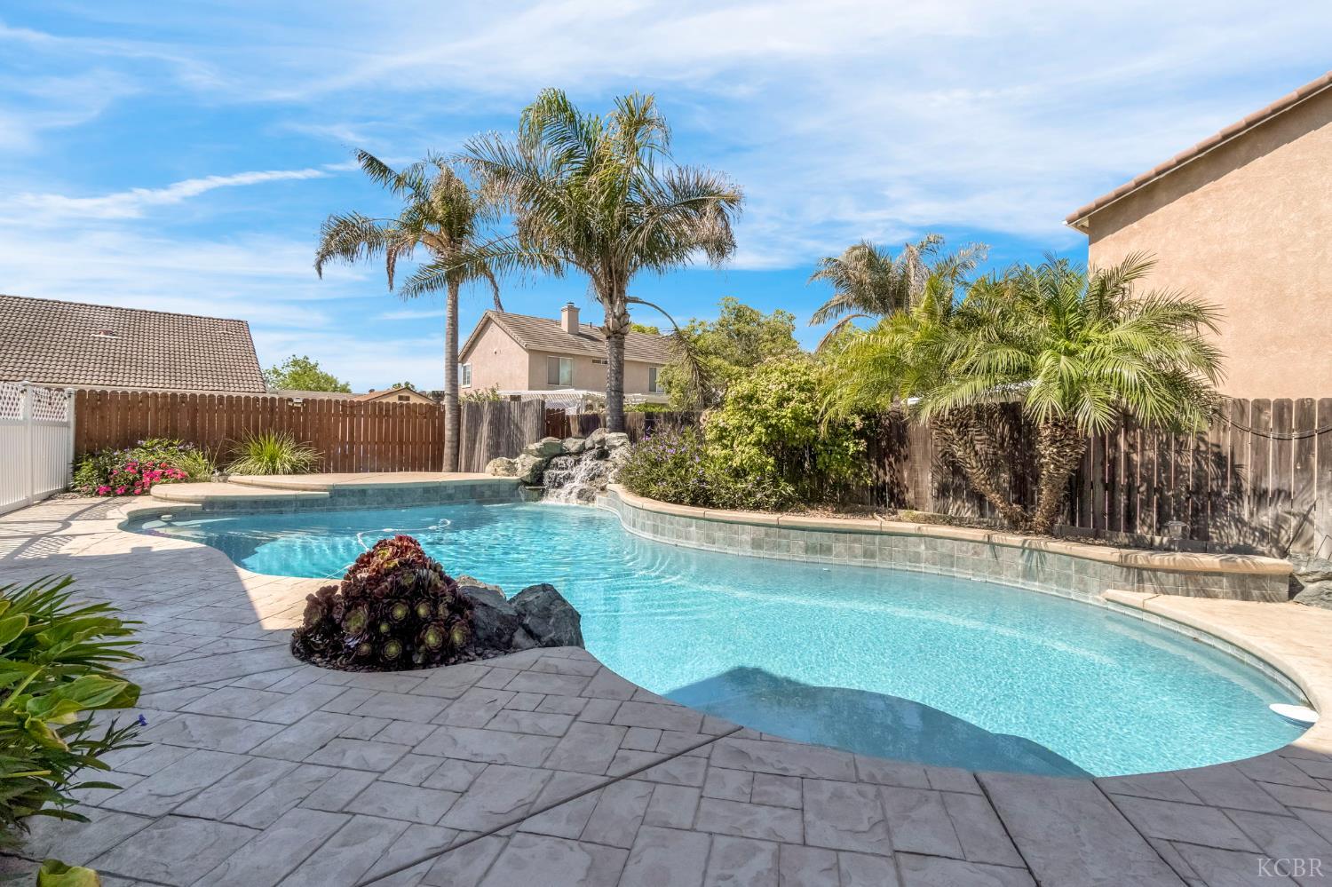 917 W Windsor Dr, Hanford, CA 93230