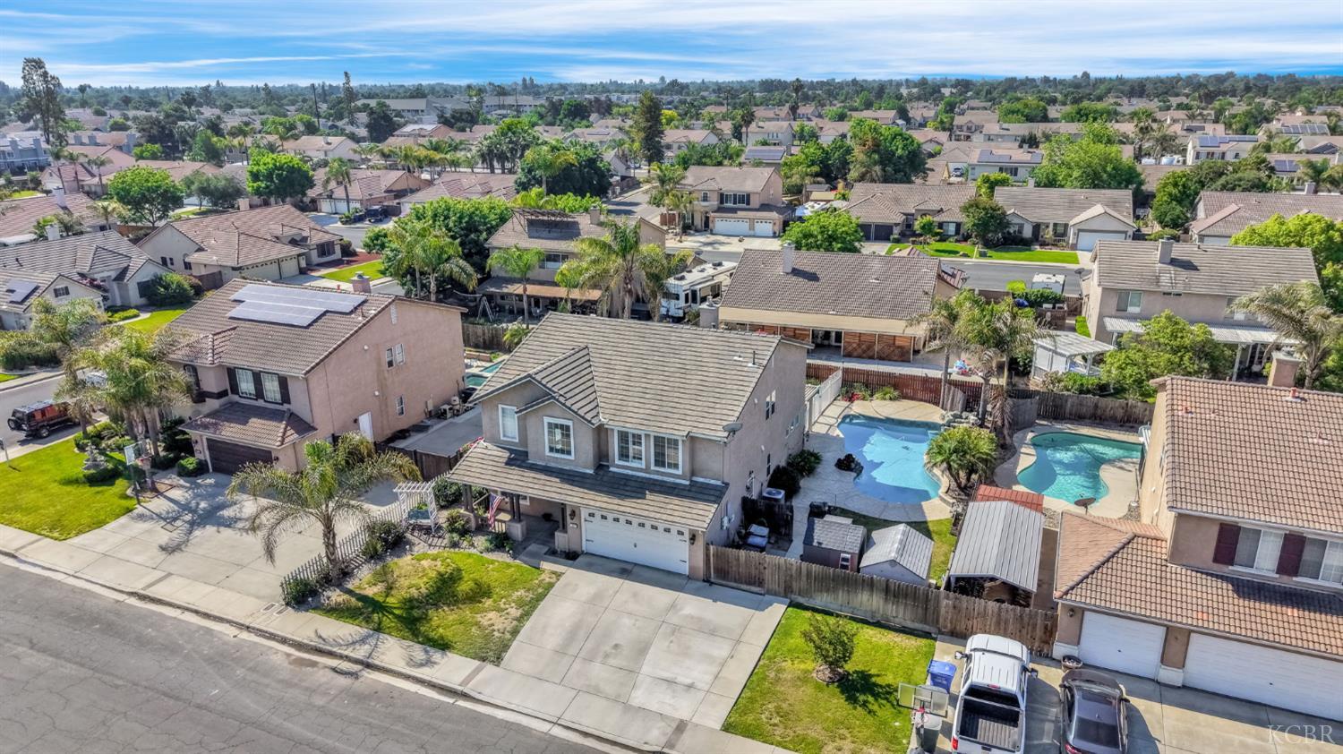 917 W Windsor Dr, Hanford, CA 93230