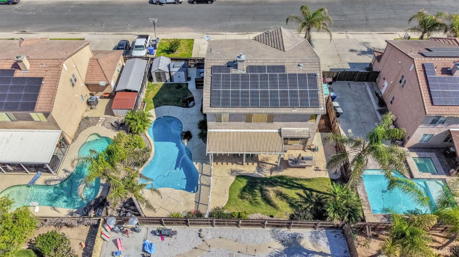 917 W Windsor Dr, Hanford, CA 93230