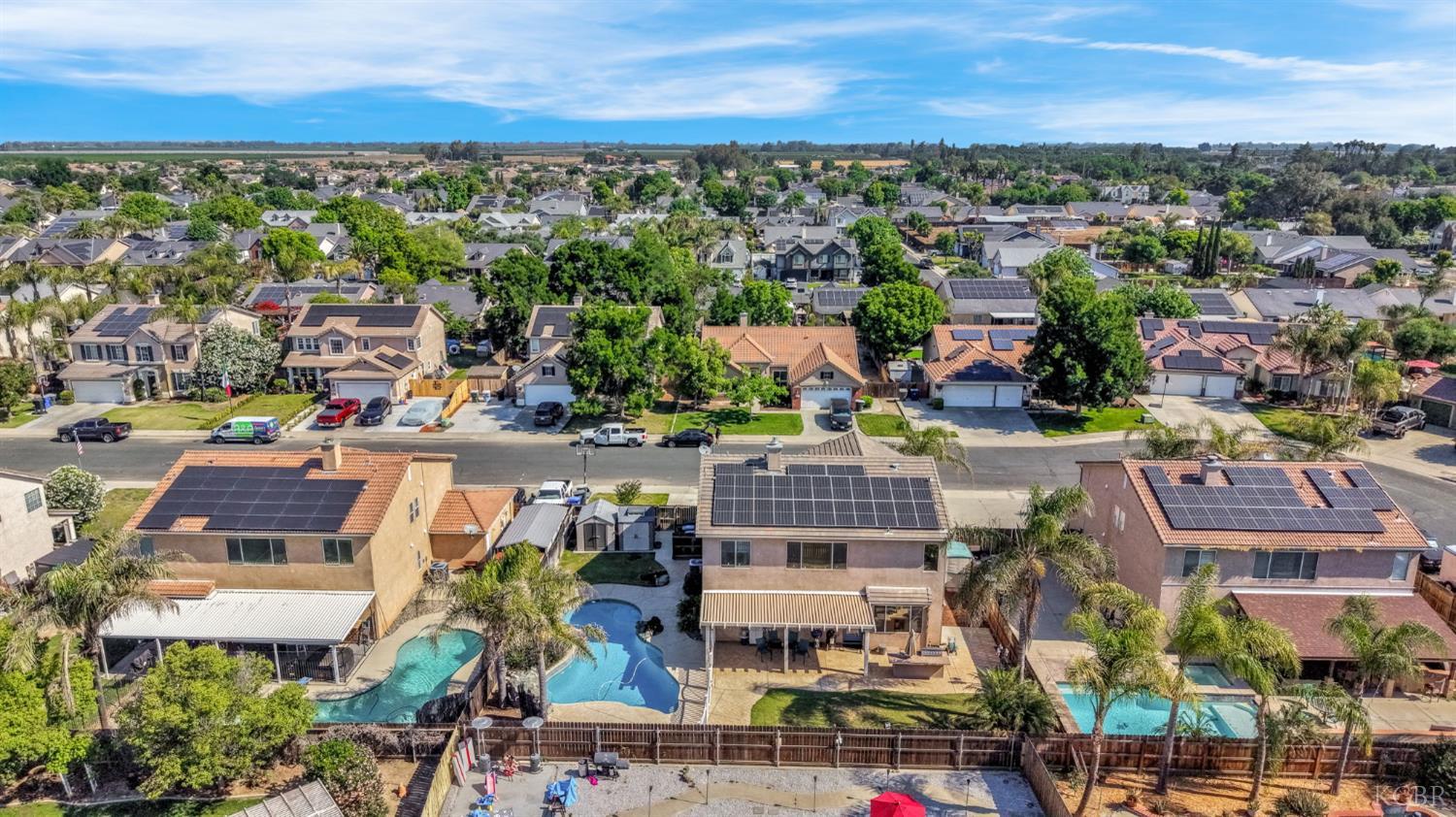 917 W Windsor Dr, Hanford, CA 93230