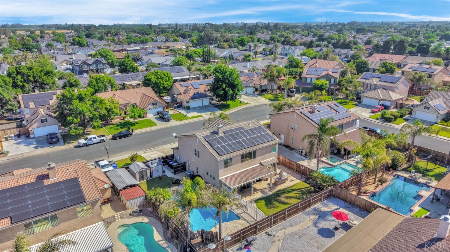 917 W Windsor Dr, Hanford, CA 93230