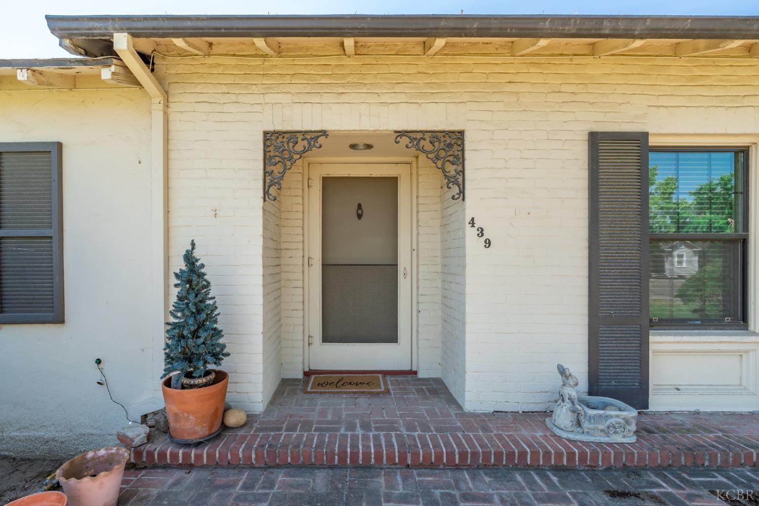 439 W Bush St, Lemoore, CA 93245