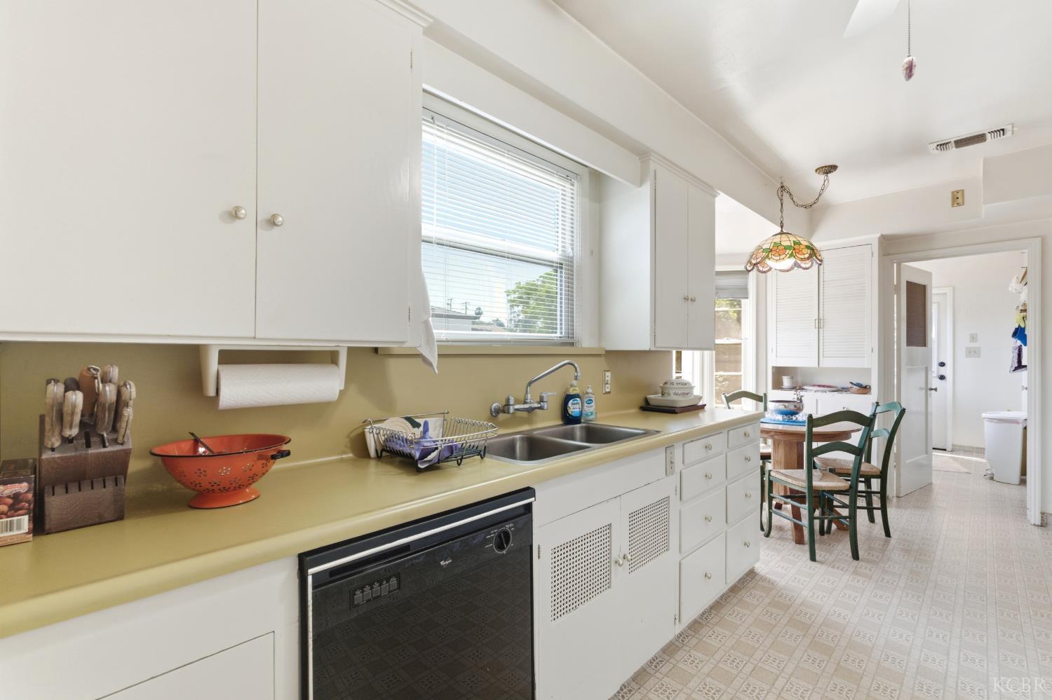 439 W Bush St, Lemoore, CA 93245
