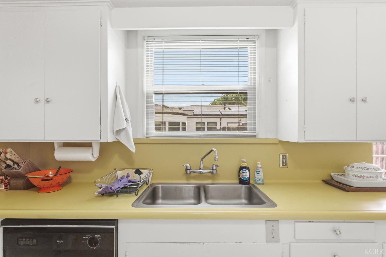 439 W Bush St, Lemoore, CA 93245