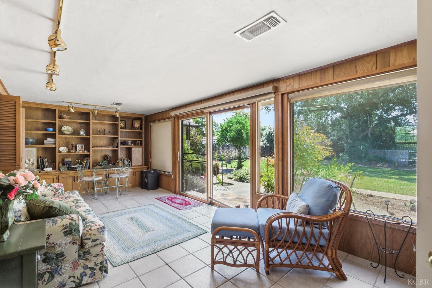 439 W Bush St, Lemoore, CA 93245