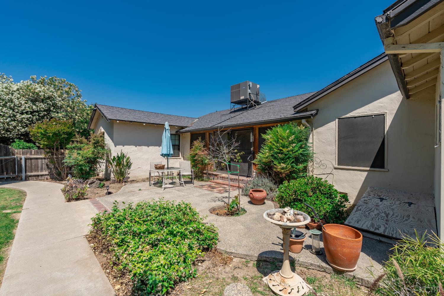 439 W Bush St, Lemoore, CA 93245